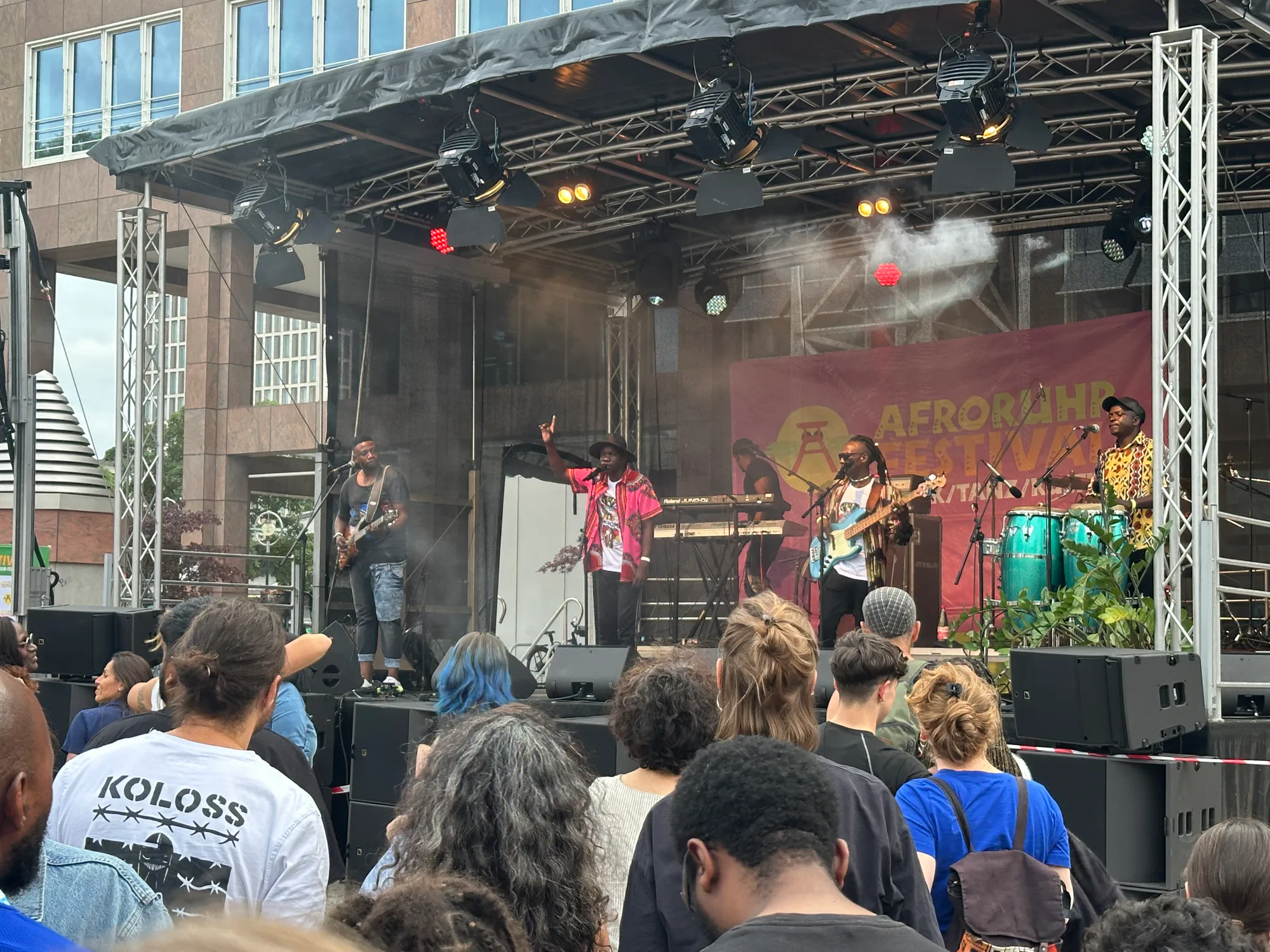 Outdoor-Bühne mit Videofläche bei einer Dortmunder Veranstaltung