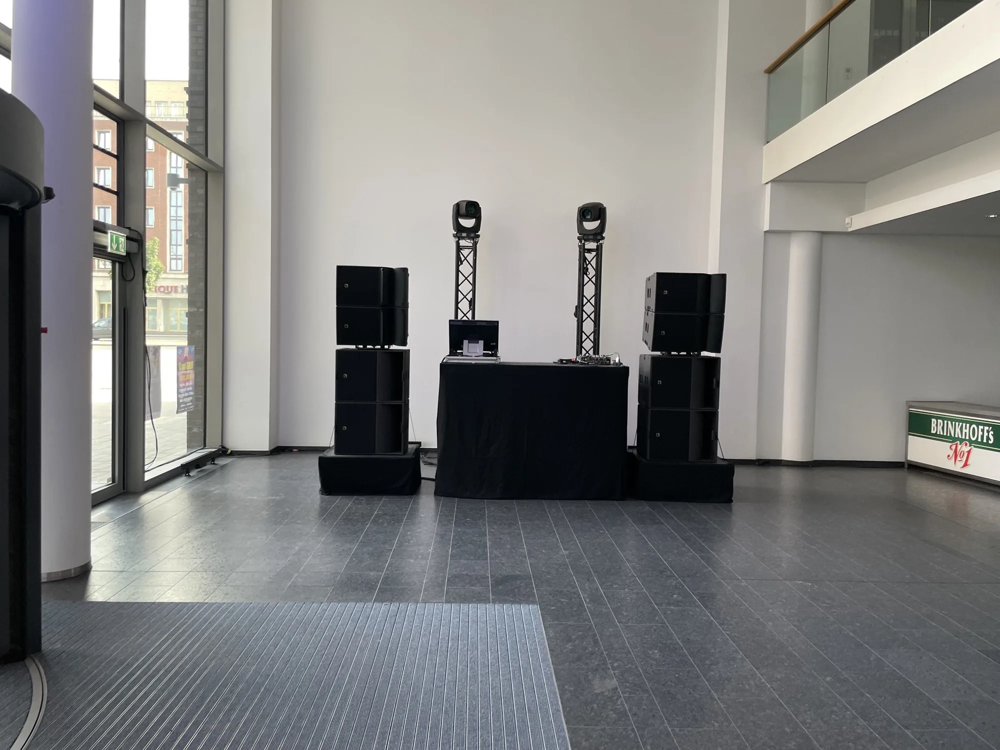 L-Acoustics Beschallung bei einer Indoor-Produktion