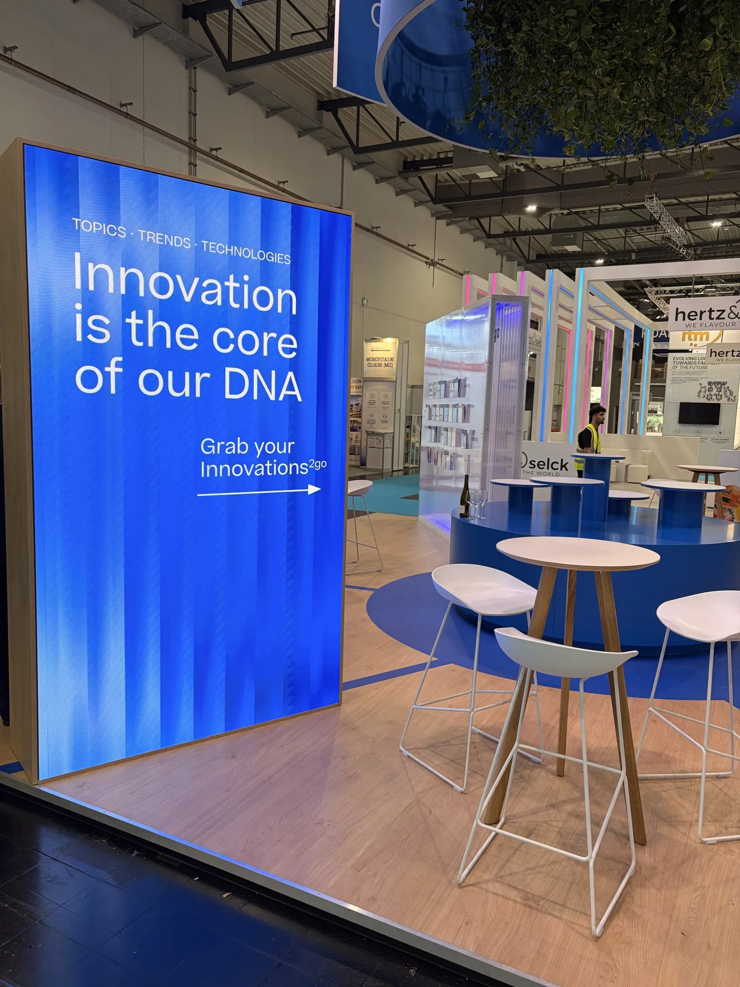 LED-Fläche im Systemrahmen für einen Messestand – Projektansicht 1 von 1