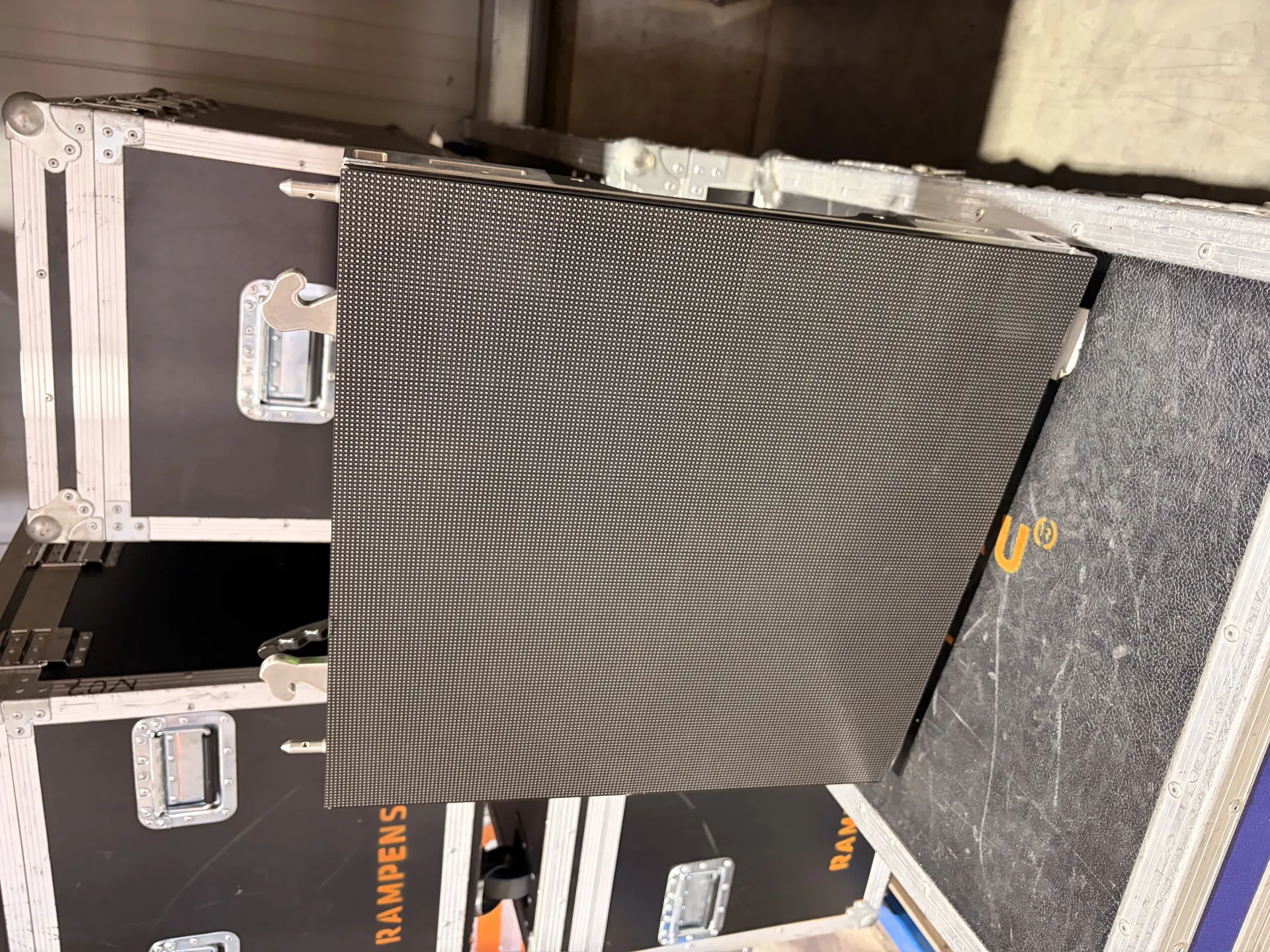 Nahaufnahme einer vorbereiteten LED-Fläche