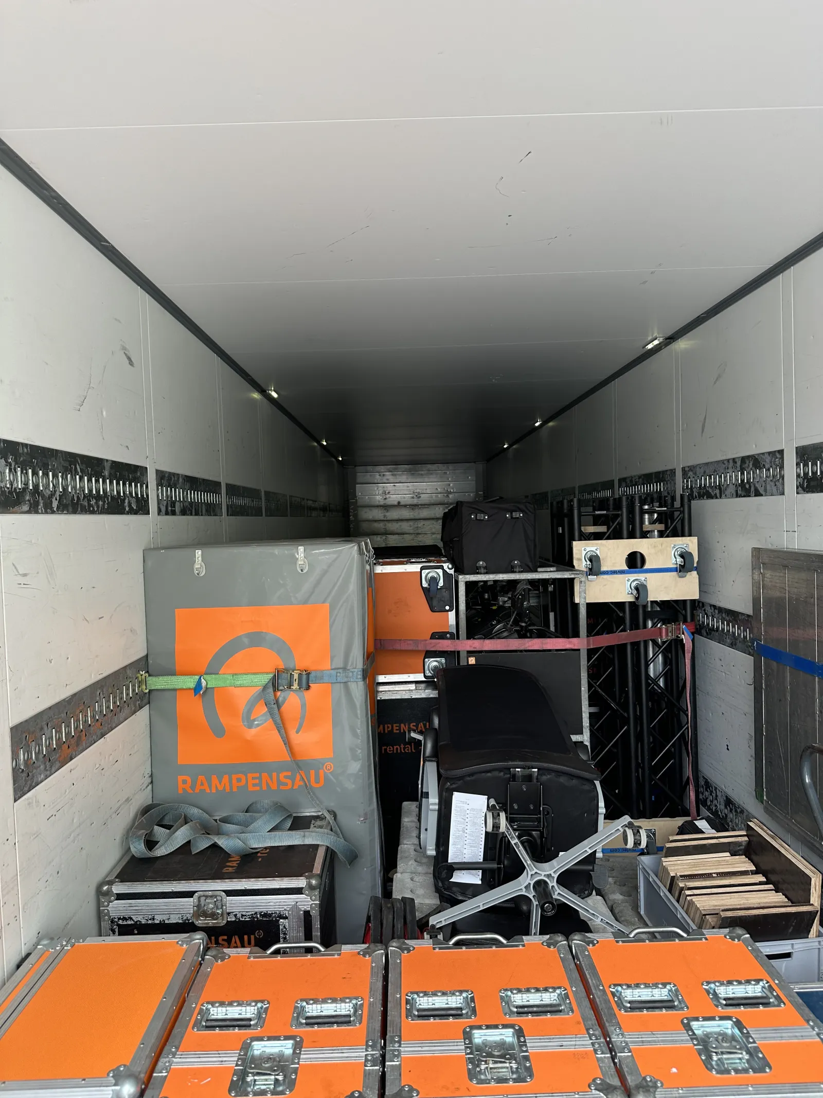 Stage construction from the RAMPENSAU project portfolio