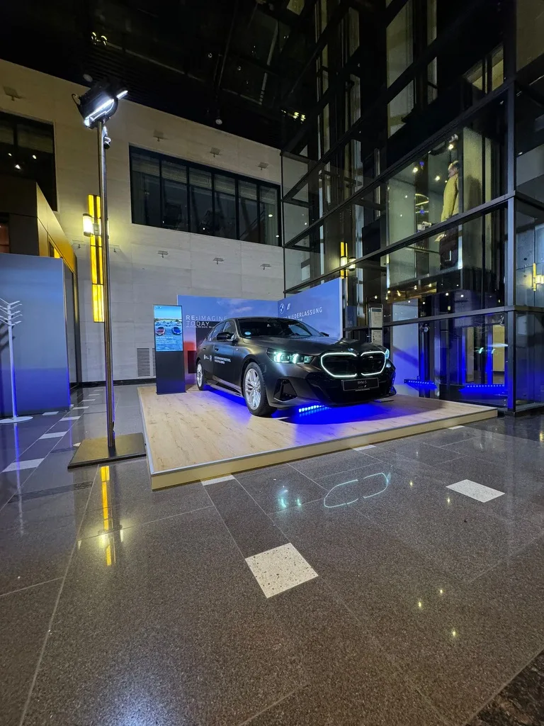 BMW – Fahrzeugpräsentation beim Deutschen Nachhaltigkeitspreis – Projektansicht 1 von 3