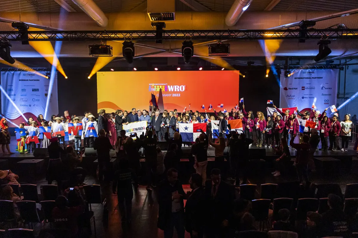 Großveranstaltung & Livestream — Weltfinale der World Robot Olympiad
