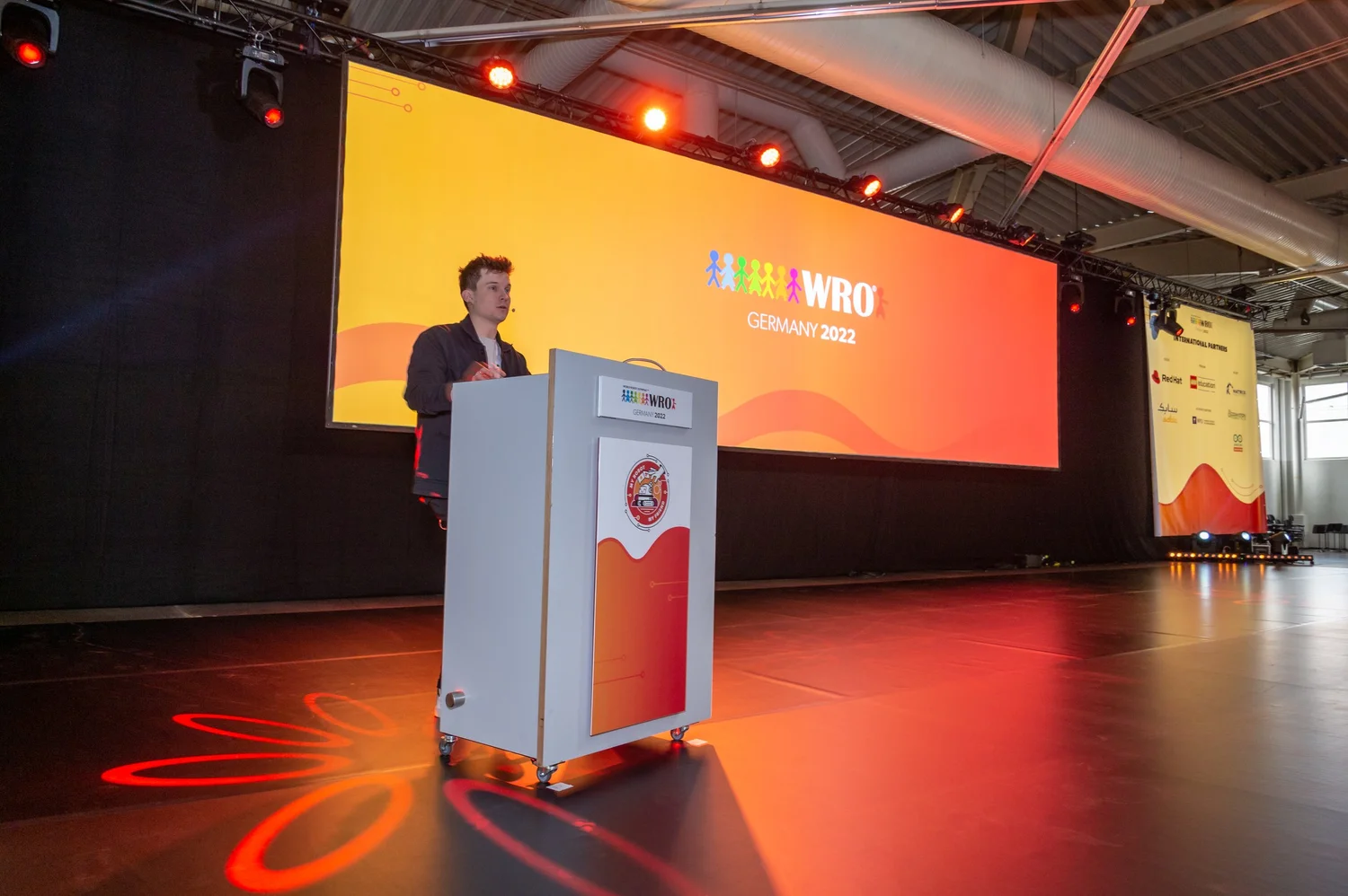Bühnen- und Messetechnik für das WRO-Finale Deutschland in der Messe Dortmund